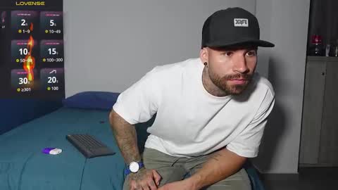 kite__ online show from November 10, 2025, 3:16 am