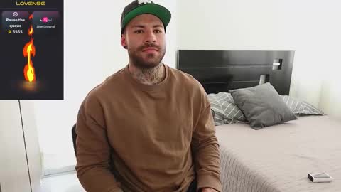 Snapshot of kite__ chatting on February 9, 2026, 2:43 pm kite__ online show from February 9, 2026, 2:43 pm