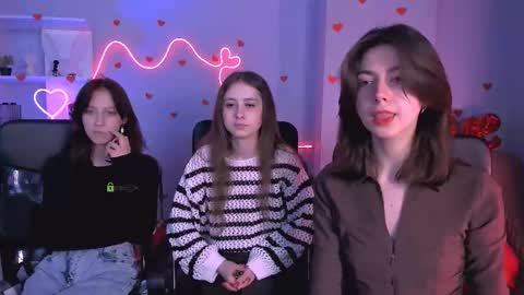 kitniss online show from February 7, 2026, 8:23 pm