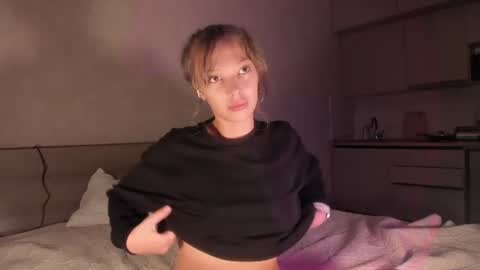 Polly online show from July 9, 2026, 6:01 pm