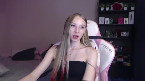 kitsuneyX online show from July 3, 2026, 12:28 am