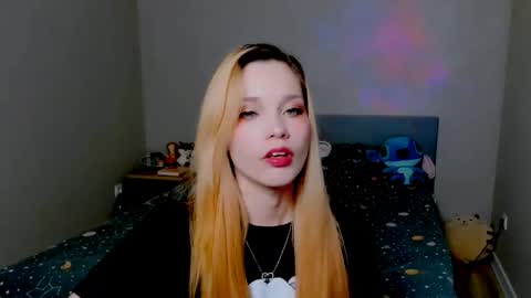 Snapshot of kitten_alisa chatting on October 1, 2025, 5:30 pm Alissa online show from October 1, 2025, 5:30 pm