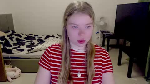 Snapshot of kitten_jenny01 chatting on December 28, 2024, 3:15 pm Jennyblonde and Emmabrunette online show from December 28, 2024, 3:15 pm