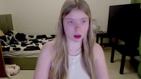 Snapshot of kitten_jenny01 chatting on March 8, 2025, 1:50 am Jennyblonde and Emmabrunette online show from March 8, 2025, 1:50 am