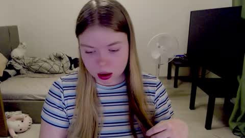 Jennyblonde and Emmabrunette online show from December 21, 2025, 2:35 pm