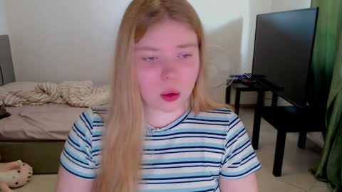 Jennyblonde and Emmabrunette online show from June 3, 2026, 3:06 pm
