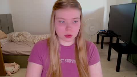 Snapshot of kitten_jenny01 chatting on June 12, 2026, 3:44 pm Jennyblonde and Emmabrunette online show from June 12, 2026, 3:44 pm