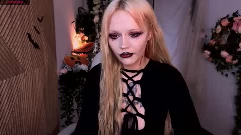 Snapshot of kitten_murray chatting on October 31, 2025, 6:47 am barbara online show from October 31, 2025, 6:47 am