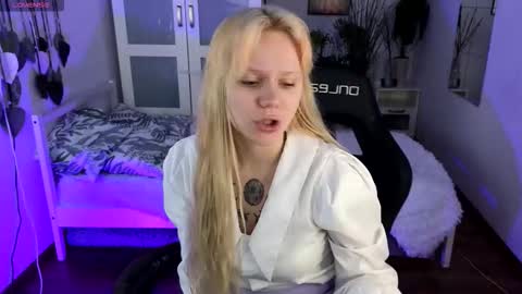 Snapshot of kitten_murray chatting on November 8, 2025, 6:02 am barbara online show from November 8, 2025, 6:02 am