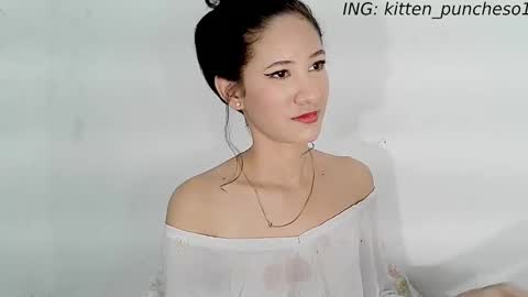Snapshot of kitten_punches01 chatting on September 14, 2025, 2:33 am kitten_punches01 online show from September 14, 2025, 2:33 am