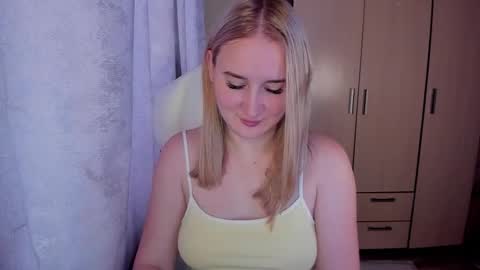 Snapshot of kitten_sun chatting on November 8, 2025, 3:07 am kitten_sun online show from November 8, 2025, 3:07 am