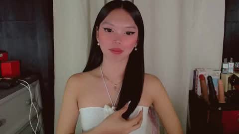 KITTY online show from April 22, 2026, 10:11 pm