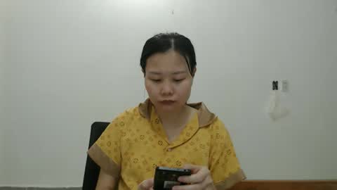 kitti_baby2x online show from April 11, 2026, 3:22 am