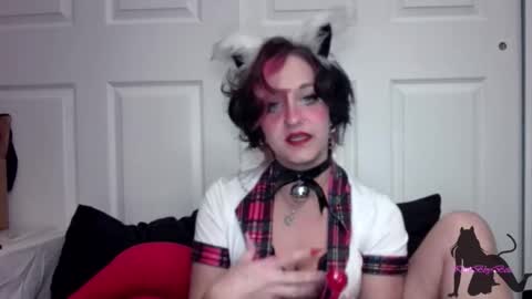 Snapshot of kittibbybells0311 chatting on October 30, 2025, 9:22 am Kitti online show from October 30, 2025, 9:22 am