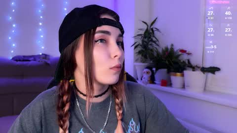 Snapshot of kittie_bear chatting on September 8, 2025, 6:51 pm Veronica online show from September 8, 2025, 6:51 pm