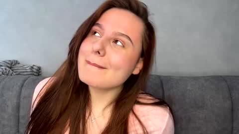 Ellaiza online show from March 18, 2026, 8:17 am