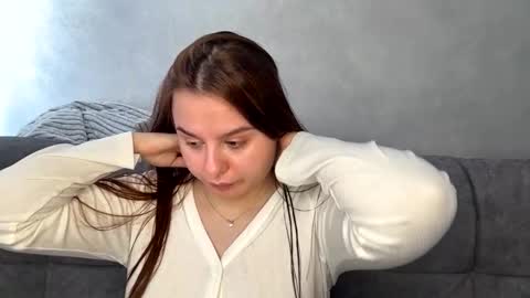 Ellaiza online show from March 19, 2026, 7:23 am