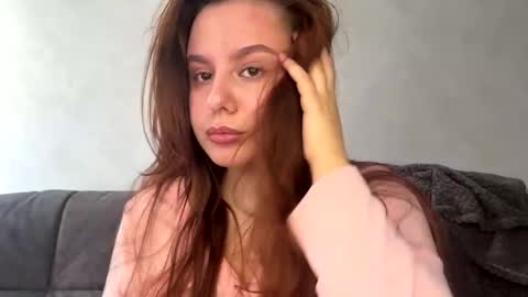 Ellaiza online show from April 5, 2026, 8:33 am