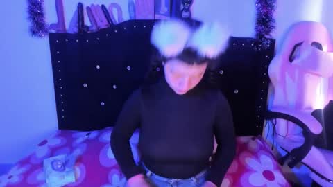 kitty__chs online show from February 8, 2026, 1:36 pm