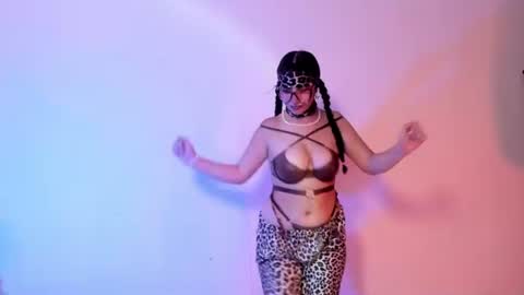 kitty__chs online show from June 19, 2026, 5:01 am