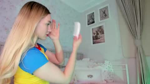 sophie online show from May 28, 2026, 6:05 pm