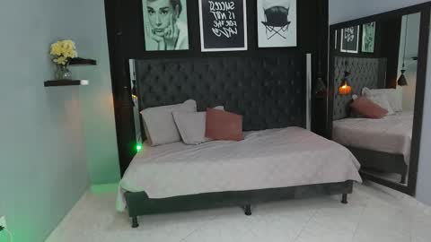 Kitty online show from November 28, 2025, 11:35 am