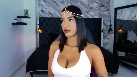 Snapshot of kitty_collins_ chatting on June 1, 2026, 12:07 pm Kitty online show from June 1, 2026, 12:07 pm