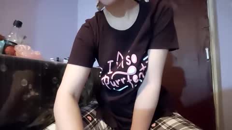 Kitti online show from December 14, 2025, 8:02 pm