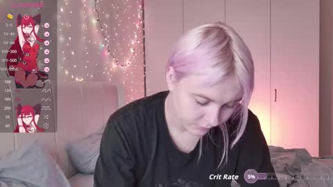 Snapshot of kitty_dora chatting on November 3, 2025, 5:52 am Evelyn online show from November 3, 2025, 5:52 am