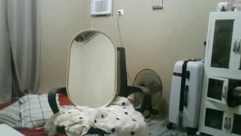 kitty_fussy online show from November 8, 2025, 3:01 pm