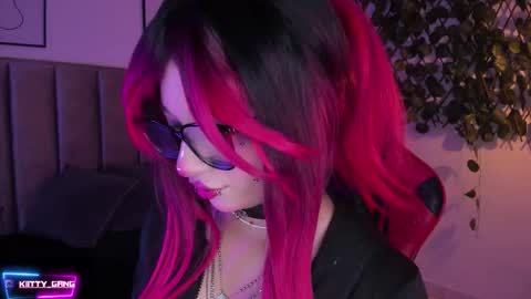 Camila online show from September 30, 2025, 2:49 am