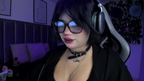 Snapshot of kitty_gang chatting on July 3, 2026, 1:01 am Camila online show from July 3, 2026, 1:01 am