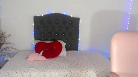 Snapshot of kitty_girl8 chatting on September 20, 2025, 7:59 pm kitty online show from September 20, 2025, 7:59 pm