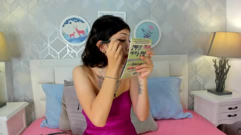 kitty iris  online show from April 15, 2026, 11:28 am