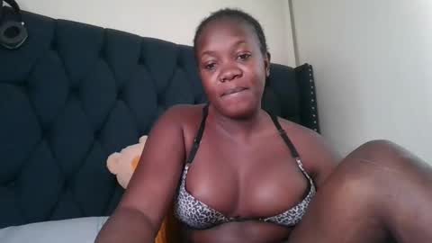 Snapshot of kitty_kerry chatting on October 21, 2025, 5:52 am kitty_kerry online show from October 21, 2025, 5:52 am