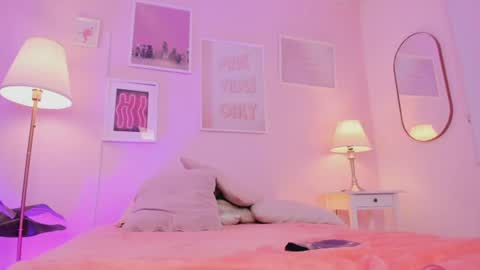 kitty_lulu_ online show from June 26, 2026, 4:50 am