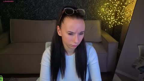 Snapshot of kitty_roose chatting on February 20, 2026, 9:43 am kitty online show from February 20, 2026, 9:43 am