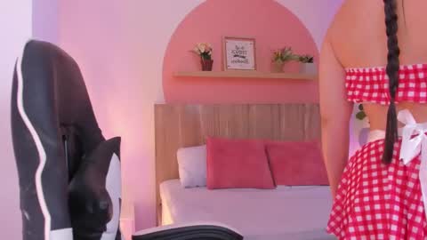 K I T T Y online show from September 18, 2025, 1:02 pm