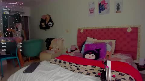 KittyChanel online show from November 27, 2025, 5:53 am