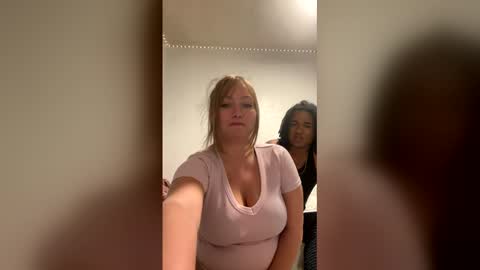 kittygiz online show from June 8, 2026, 4:02 am