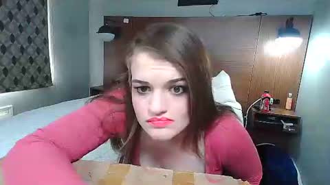 Snapshot of kittykat_1999 chatting on December 5, 2024, 4:01 pm kittykat 1999 online show from December 5, 2024, 4:01 pm