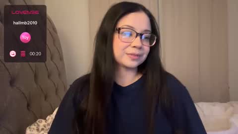 Snapshot of kittymia8 chatting on December 30, 2024, 4:31 am mia online show from December 30, 2024, 4:31 am