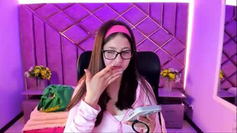 Sarah online show from June 3, 2026, 1:57 pm