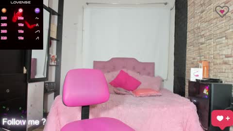 Snapshot of kittyqueen01 chatting on December 18, 2024, 6:43 am Tatiana Guerrero online show from December 18, 2024, 6:43 am