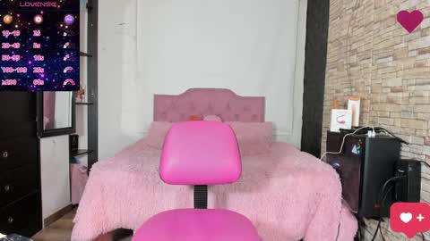 Snapshot of kittyqueen01 chatting on January 9, 2025, 6:17 am Tatiana Guerrero online show from January 9, 2025, 6:17 am