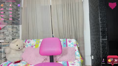 Snapshot of kittyqueen01 chatting on January 15, 2025, 6:54 am Tatiana Guerrero online show from January 15, 2025, 6:54 am