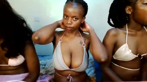 Snapshot of kittyrose_20 chatting on July 7, 2026, 6:47 am Kittyrose 20 online show from July 7, 2026, 6:47 am