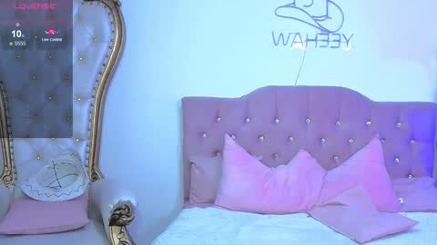 Kitty  online show from September 17, 2025, 12:07 pm