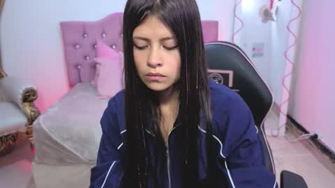 Kitty  online show from September 29, 2025, 11:48 am