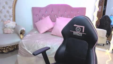 Kitty  online show from September 30, 2025, 11:48 am